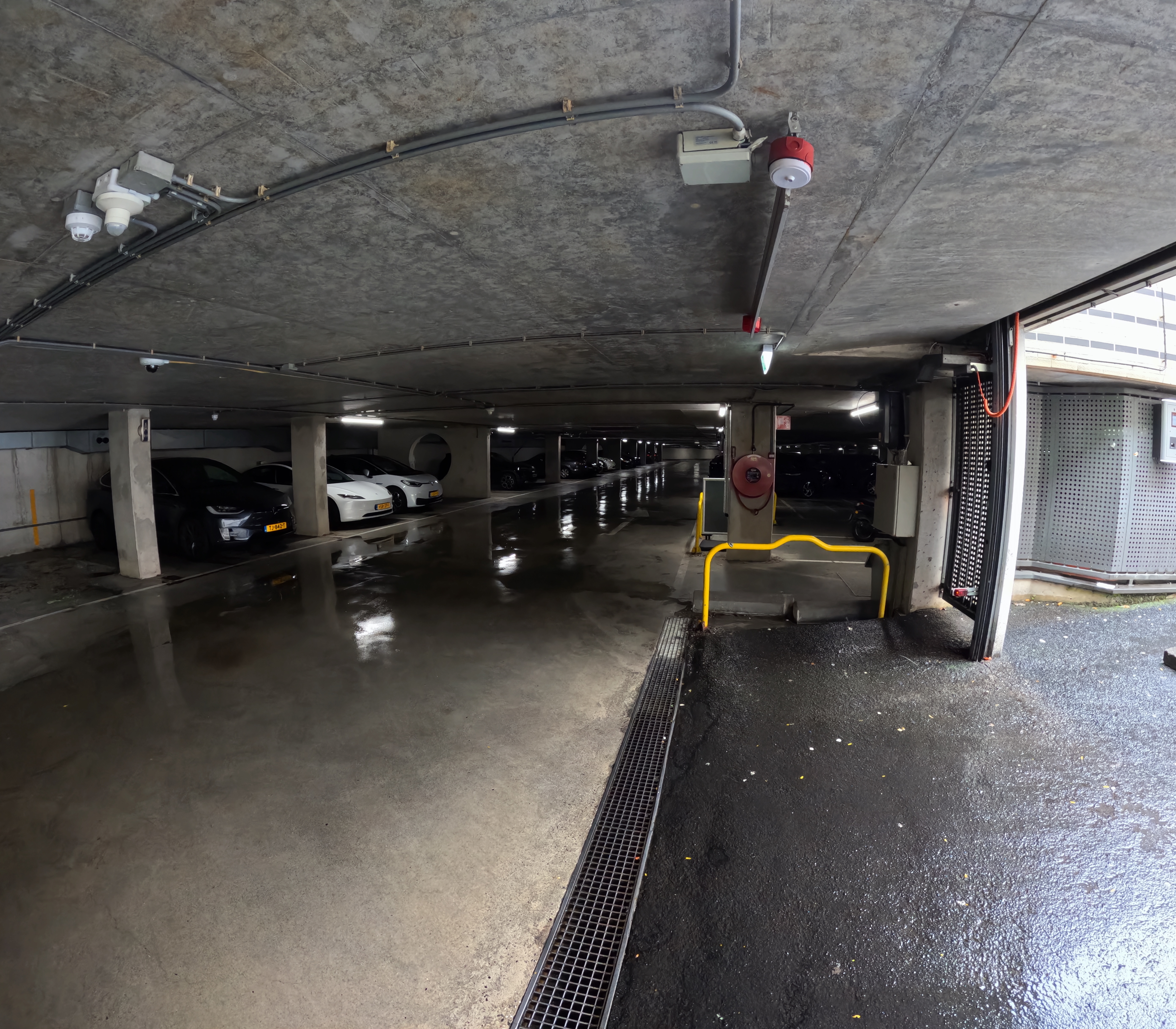 Picture of the parking garage